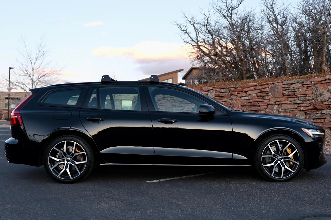 2020 Volvo V60 2nd Gen - Image 3 of 31