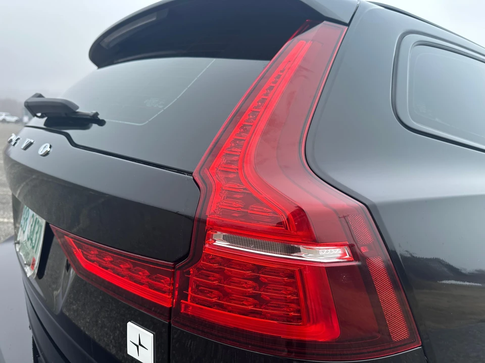 2020 Volvo V60 2nd Gen - Image 25 of 31