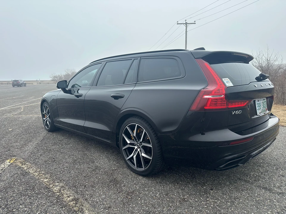 2020 Volvo V60 2nd Gen - Image 11 of 31