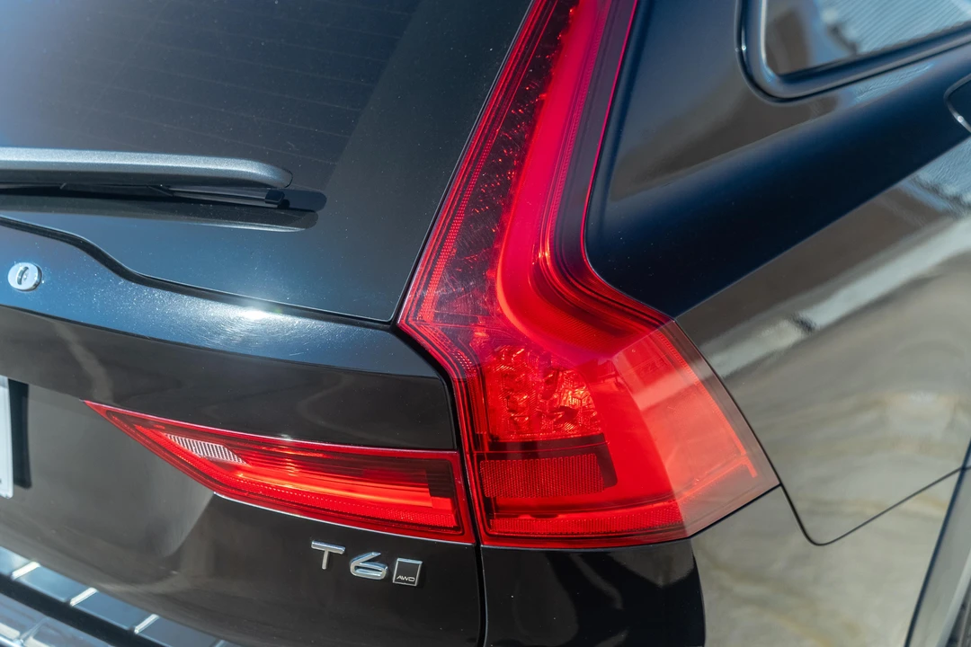 2020 Volvo V90 - Image 17 of 31