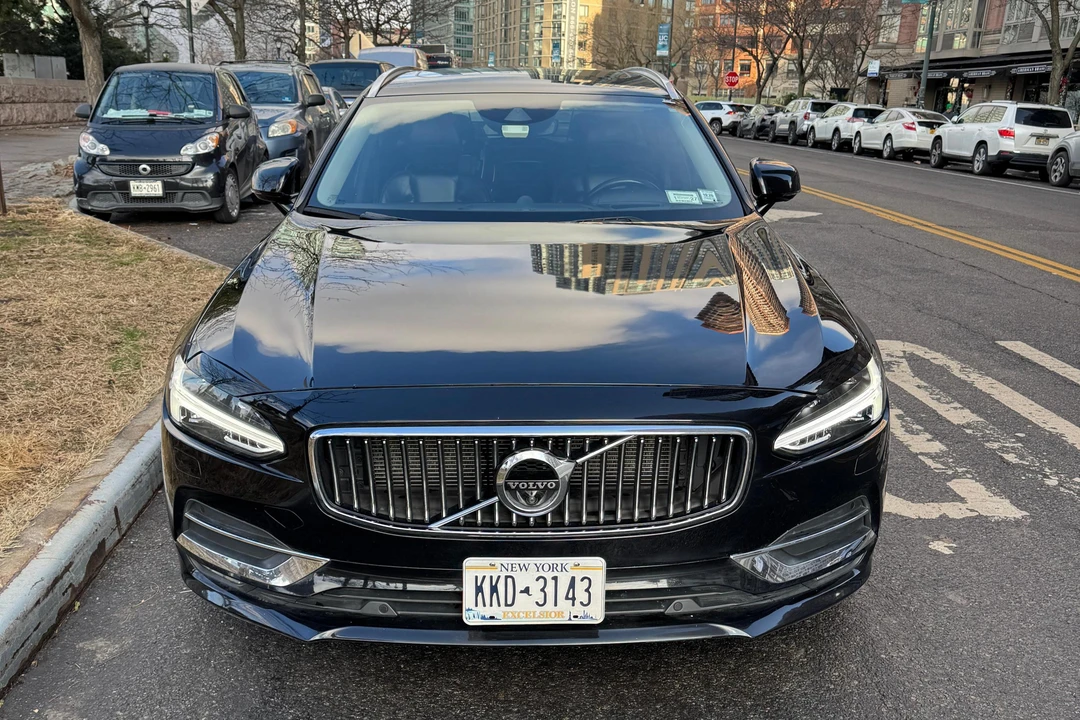 2020 Volvo V90 - Image 2 of 31