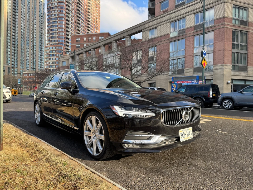2020 Volvo V90 - Image 18 of 31
