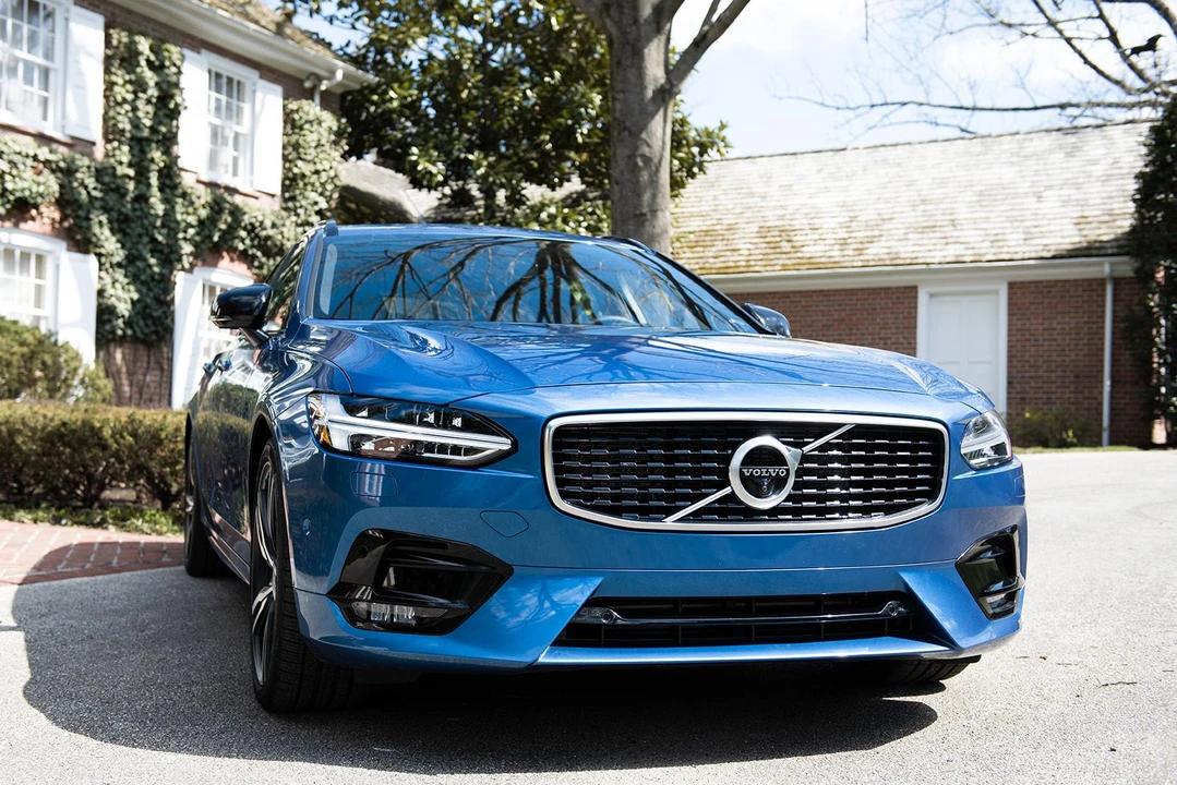 2020 Volvo V90 - Image 2 of 31