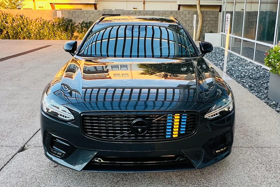 2020 Volvo V90 - Image 2 of 31