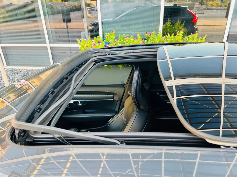 2020 Volvo V90 - Image 23 of 31