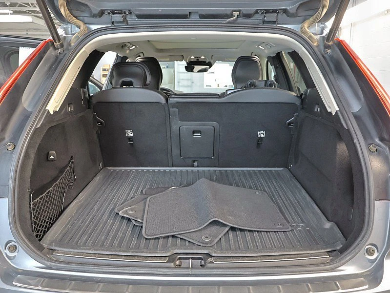 2020 Volvo XC60 2nd Gen - Image 11 of 14