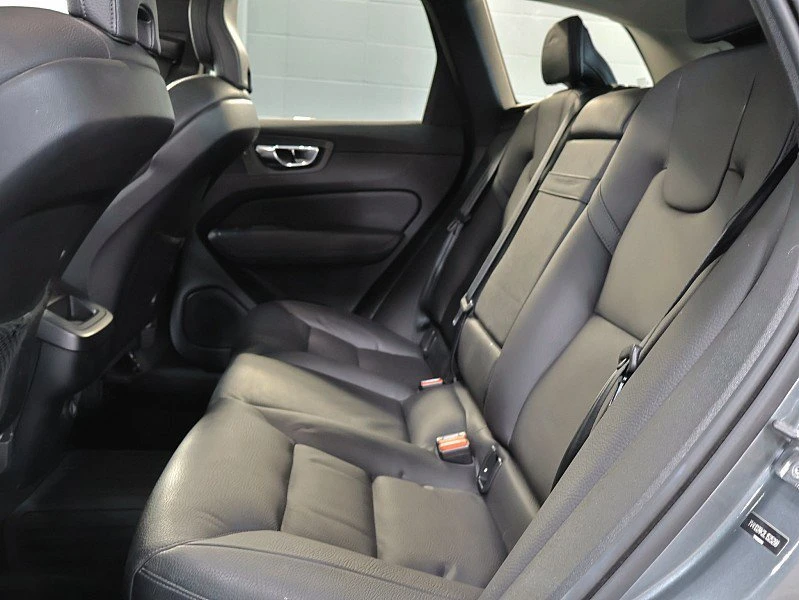 2020 Volvo XC60 2nd Gen - Image 10 of 14
