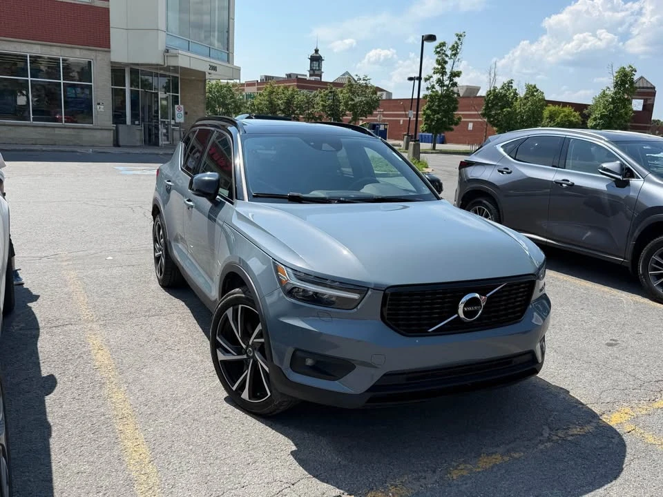 2020 Volvo XC40 - Image 2 of 3