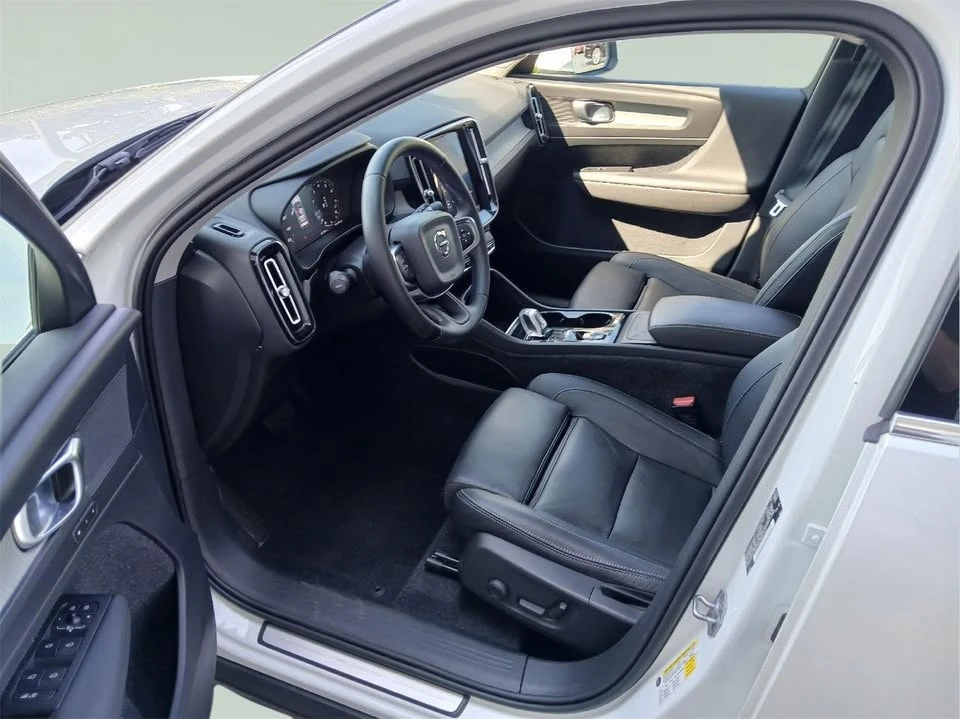 2020 Volvo XC40 - Image 19 of 20