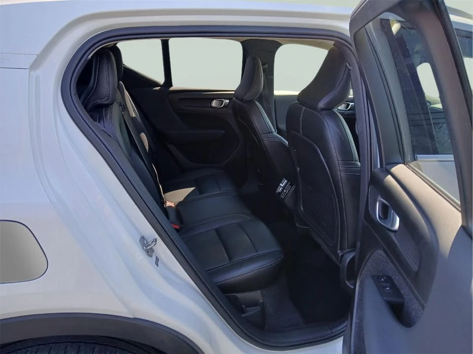 2020 Volvo XC40 - Image 13 of 20