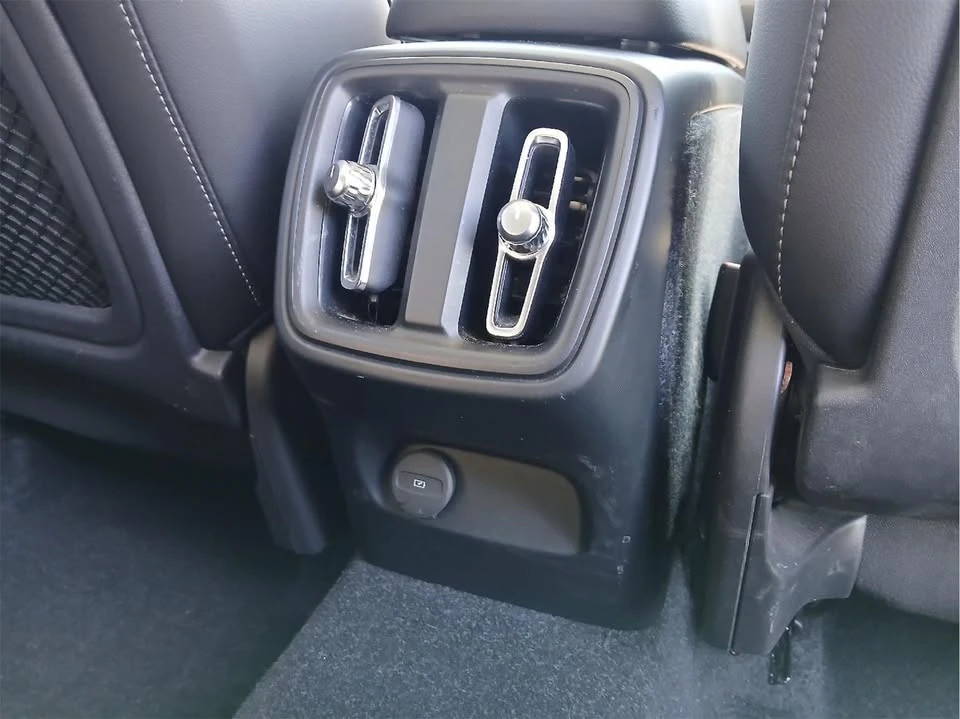 2020 Volvo XC40 - Image 15 of 20