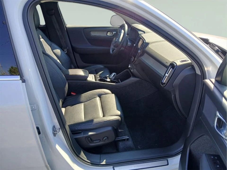 2020 Volvo XC40 - Image 8 of 20