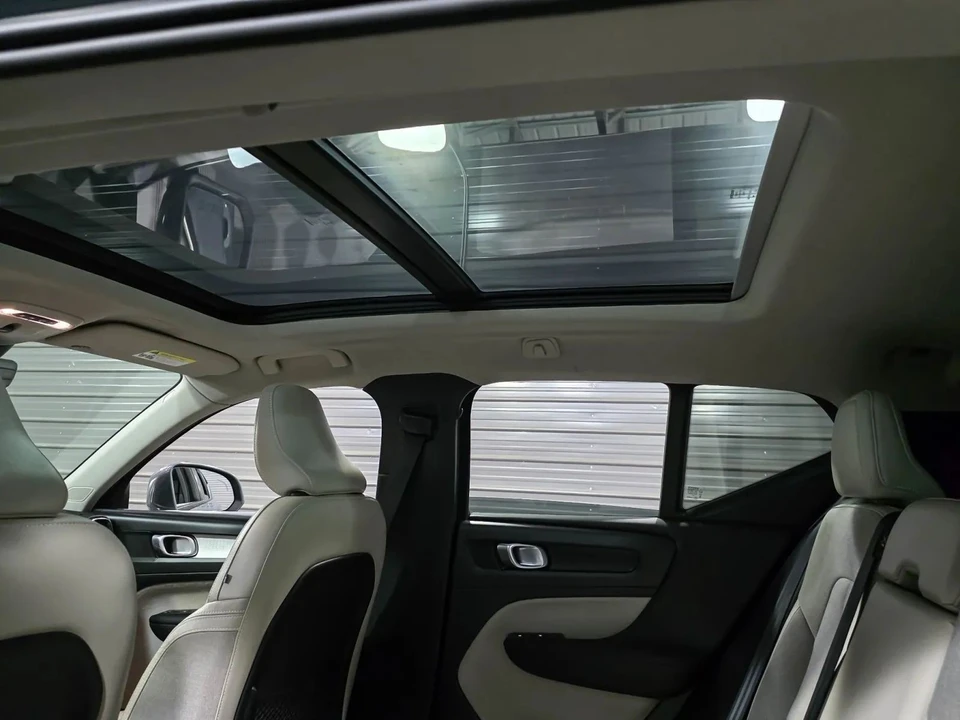2020 Volvo XC40 - Image 19 of 21