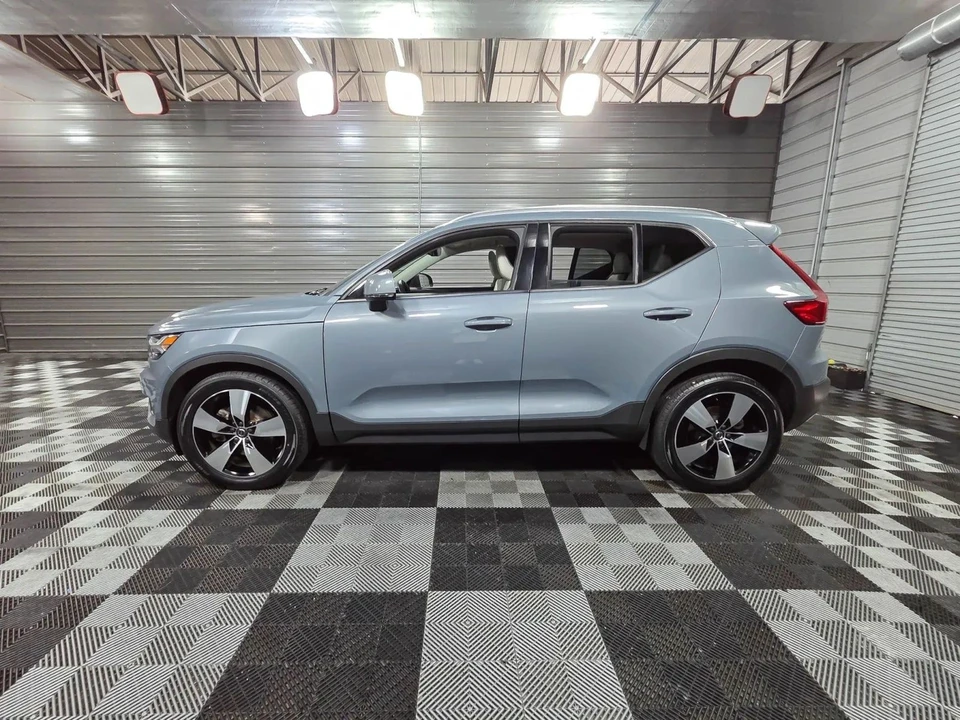 2020 Volvo XC40 - Image 8 of 12