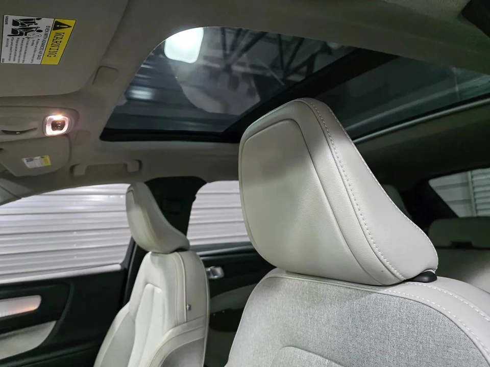 2020 Volvo XC40 - Image 18 of 21