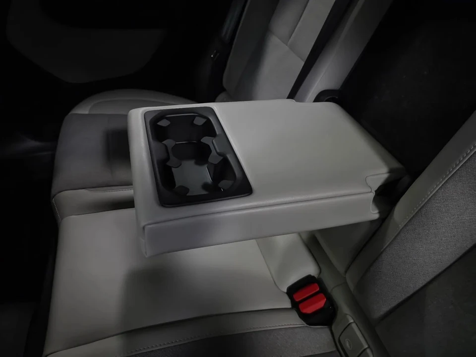 2020 Volvo XC40 - Image 17 of 21
