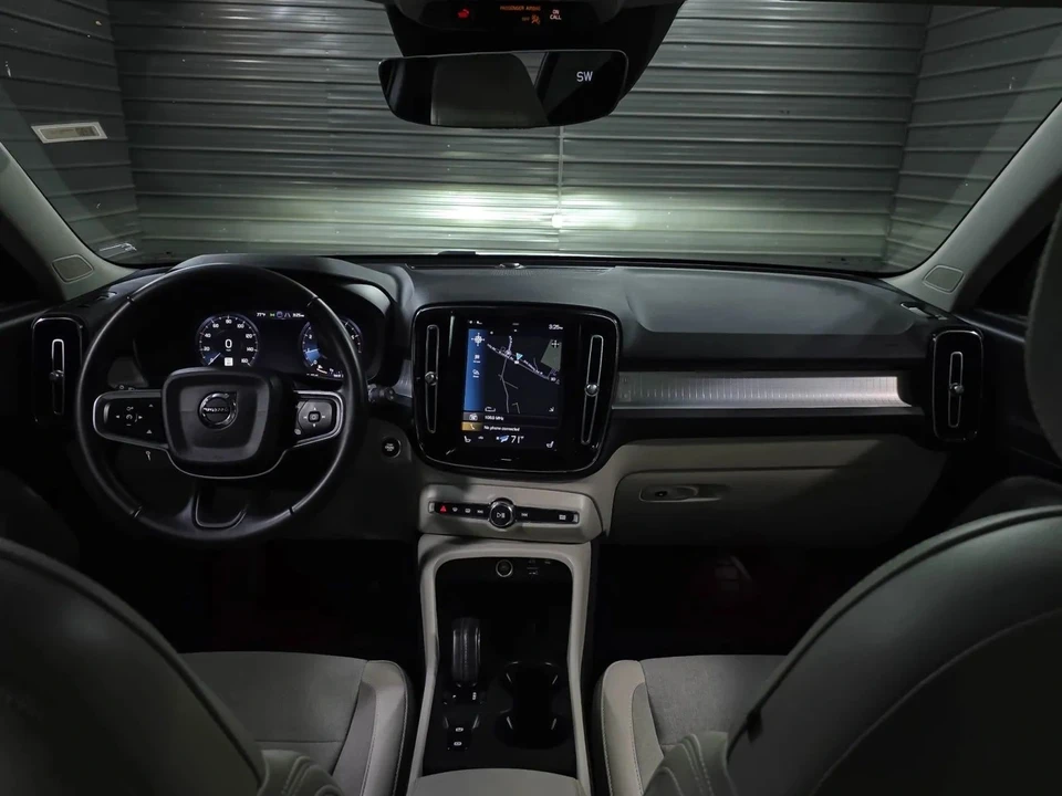 2020 Volvo XC40 - Image 11 of 12