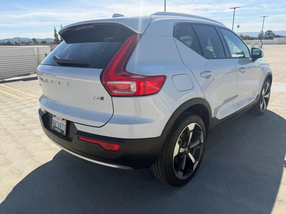 2020 Volvo XC40 - Image 5 of 20