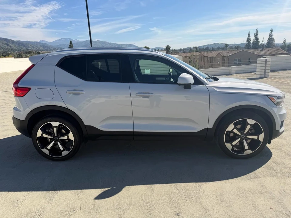 2020 Volvo XC40 - Image 6 of 20