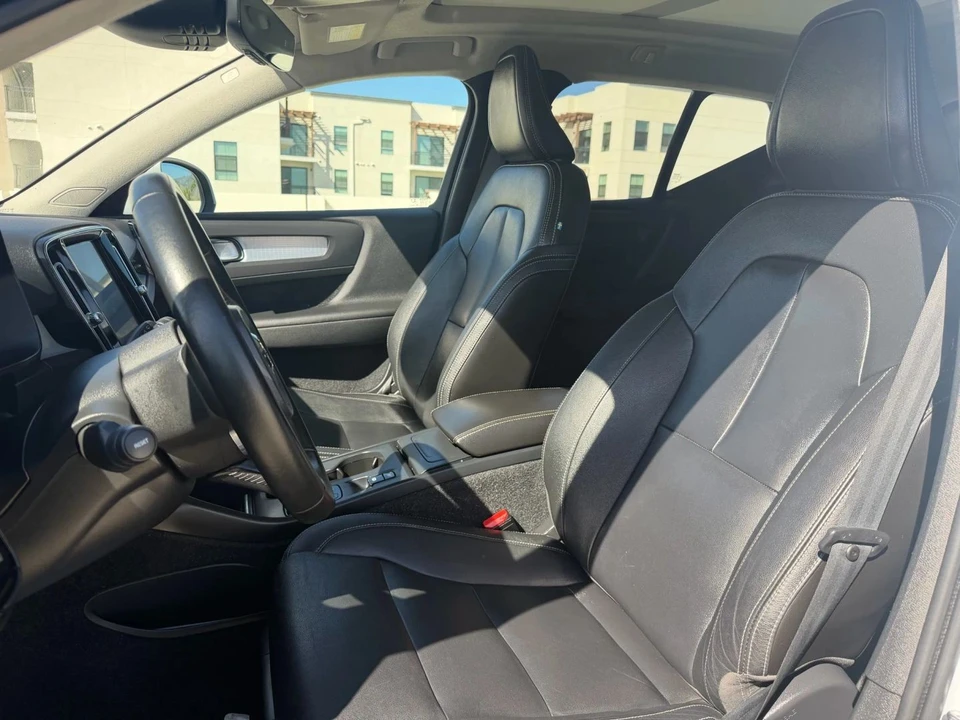 2020 Volvo XC40 - Image 10 of 20