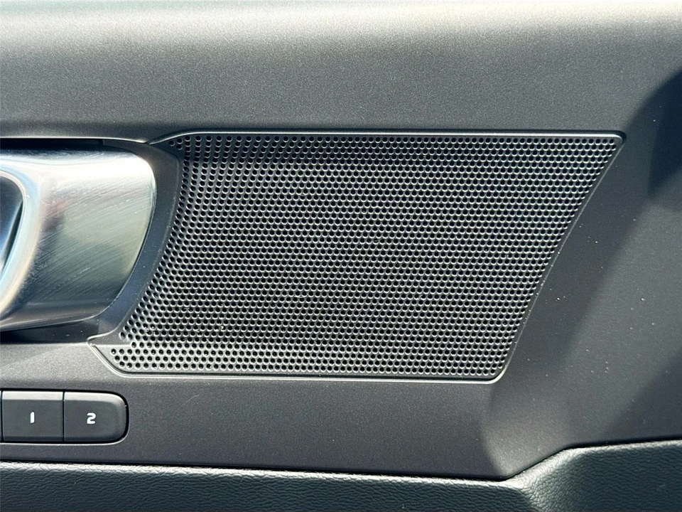 2020 Volvo XC40 - Image 18 of 21