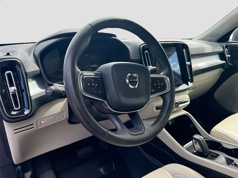 2020 Volvo XC40 - Image 9 of 21
