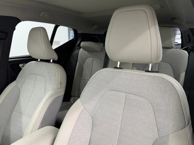 2020 Volvo XC40 - Image 25 of 31