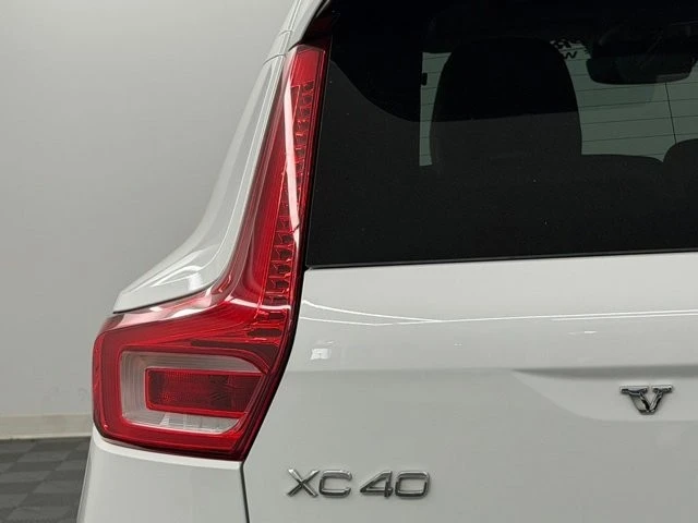2020 Volvo XC40 - Image 13 of 31