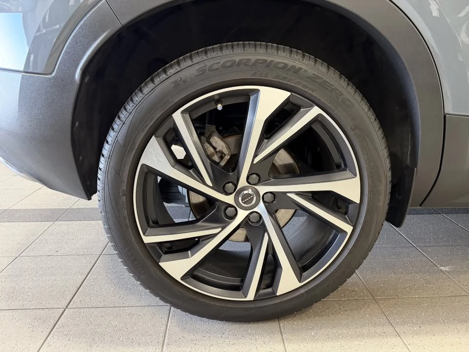 2020 Volvo XC40 - Image 11 of 20