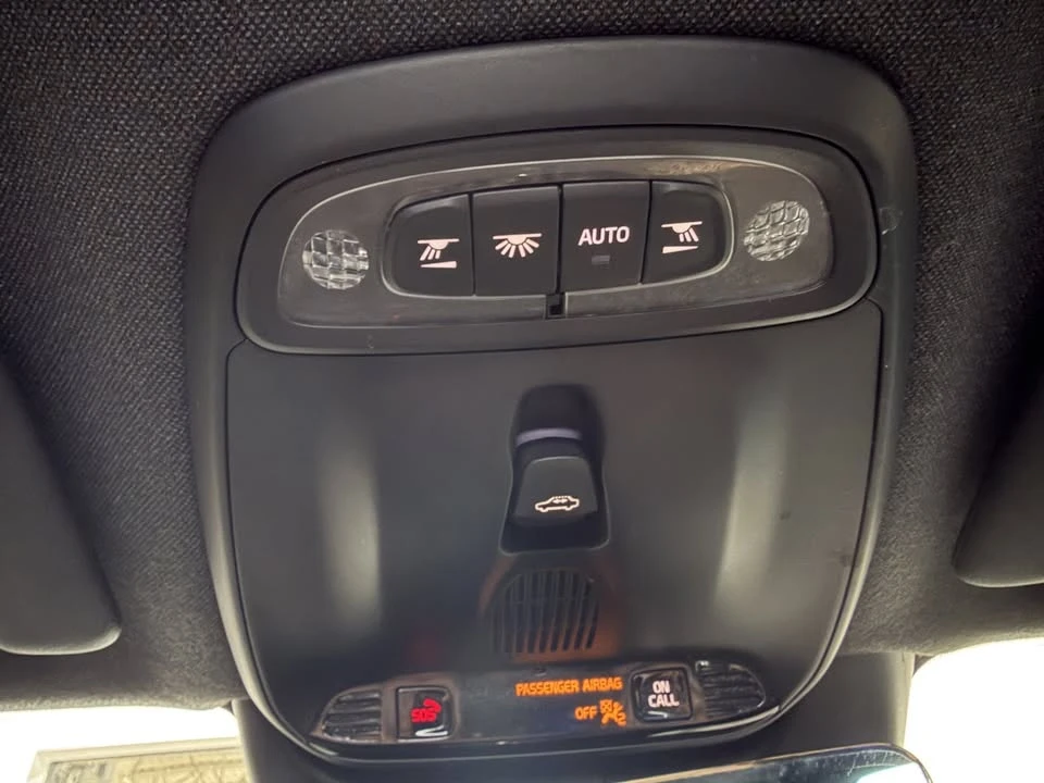 2020 Volvo XC40 - Image 17 of 20