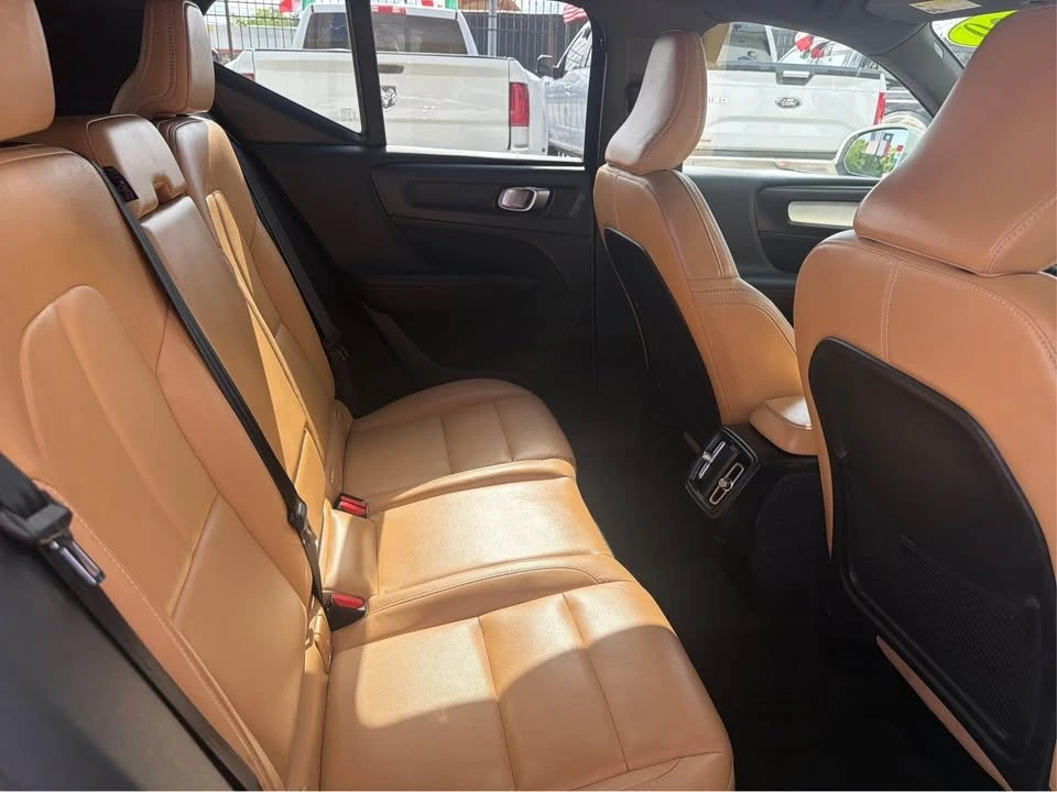 2020 Volvo XC40 - Image 5 of 9