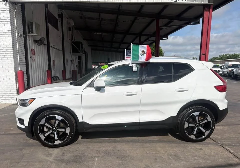 2020 Volvo XC40 - Image 8 of 9