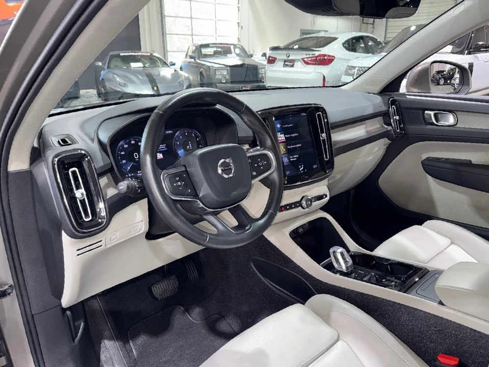 2020 Volvo XC40 - Image 7 of 12