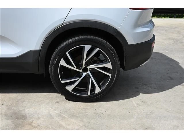 2020 Volvo XC40 - Image 8 of 21