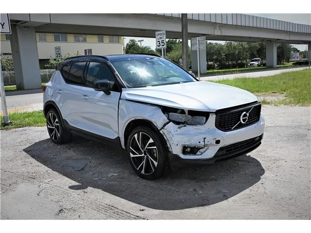 2020 Volvo XC40 - Image 2 of 21