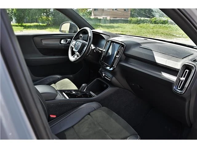 2020 Volvo XC40 - Image 15 of 21