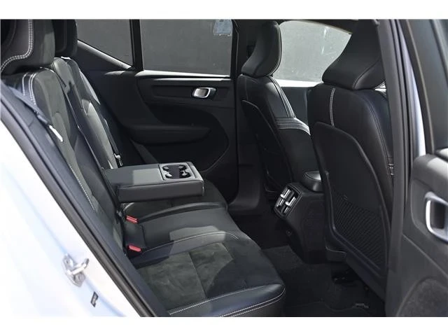 2020 Volvo XC40 - Image 17 of 21