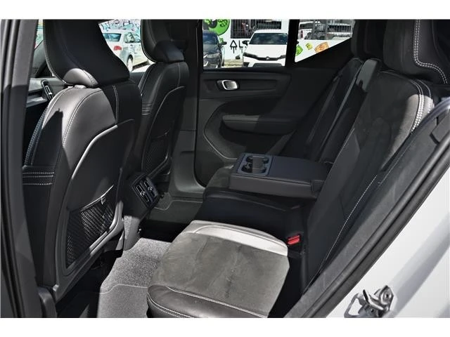 2020 Volvo XC40 - Image 17 of 21