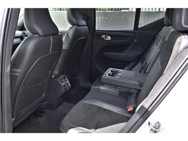 2020 Volvo XC40 - Image 16 of 21