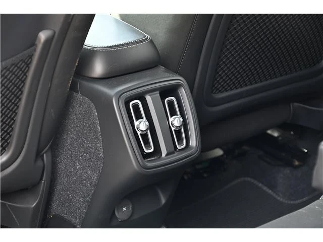 2020 Volvo XC40 - Image 18 of 21