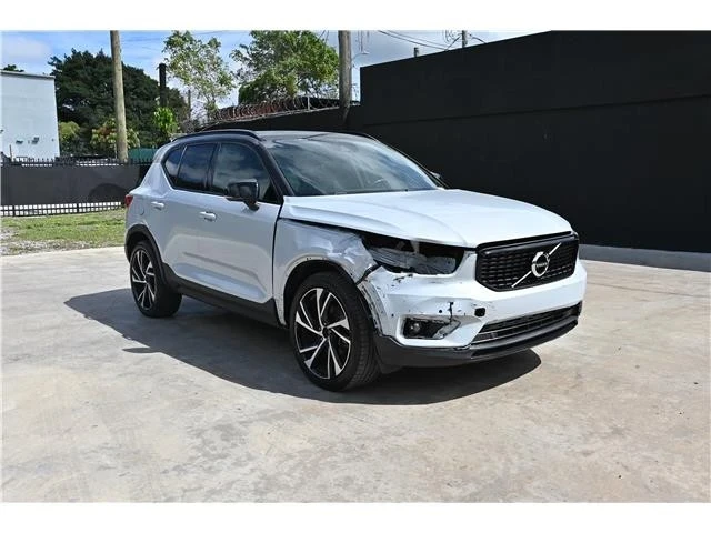 2020 Volvo XC40 - Image 2 of 21