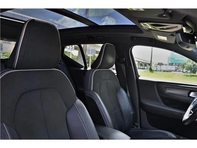 2020 Volvo XC40 - Image 13 of 21