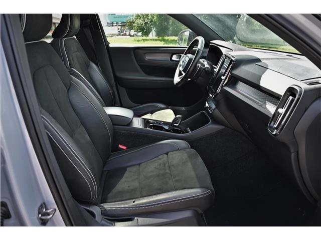 2020 Volvo XC40 - Image 14 of 21