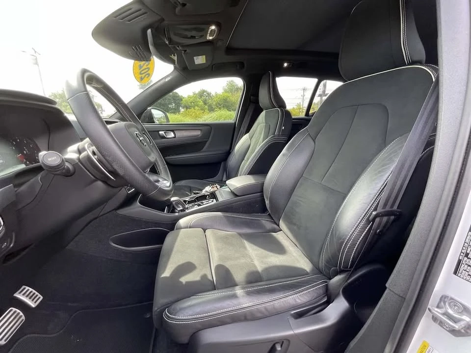 2020 Volvo XC40 - Image 9 of 11