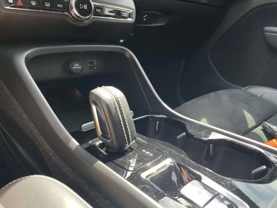 2020 Volvo XC40 - Image 7 of 11
