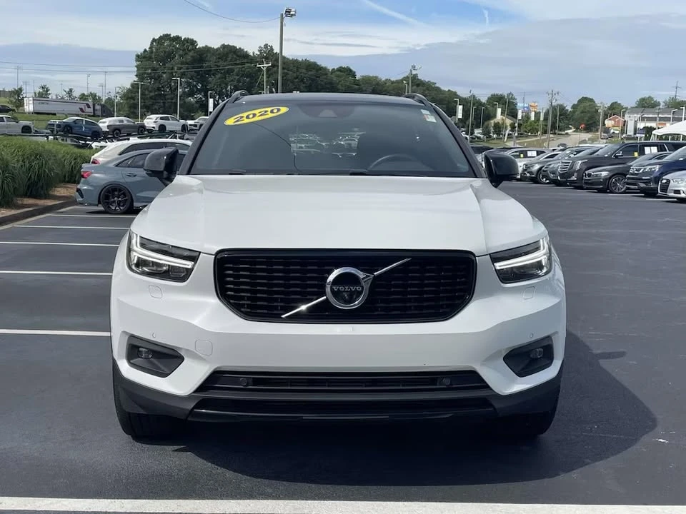 2020 Volvo XC40 - Image 2 of 11