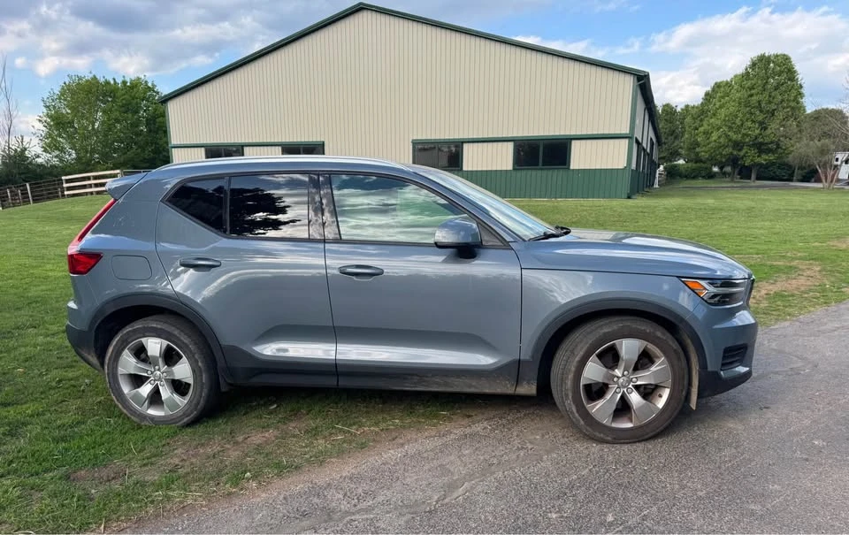 2020 Volvo XC40 - Image 2 of 9