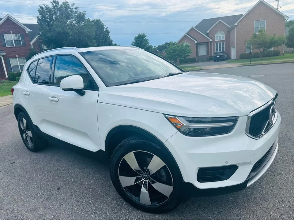 2020 Volvo XC40 - Image 2 of 6