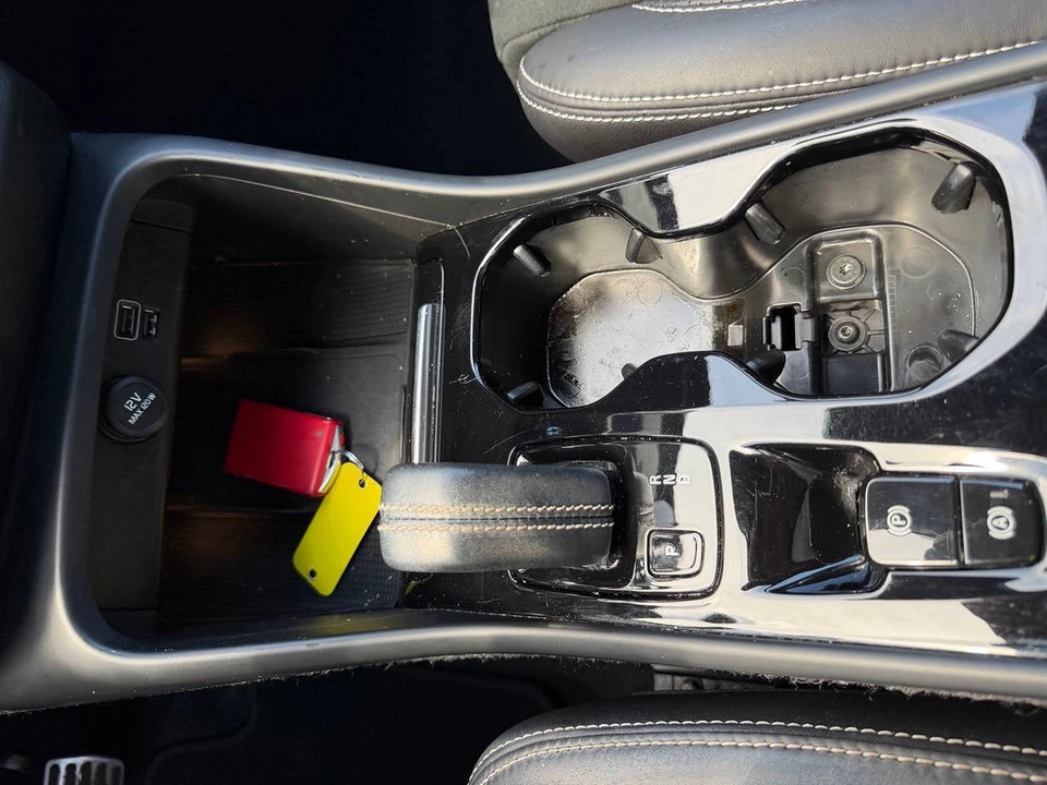 2020 Volvo XC40 - Image 14 of 31
