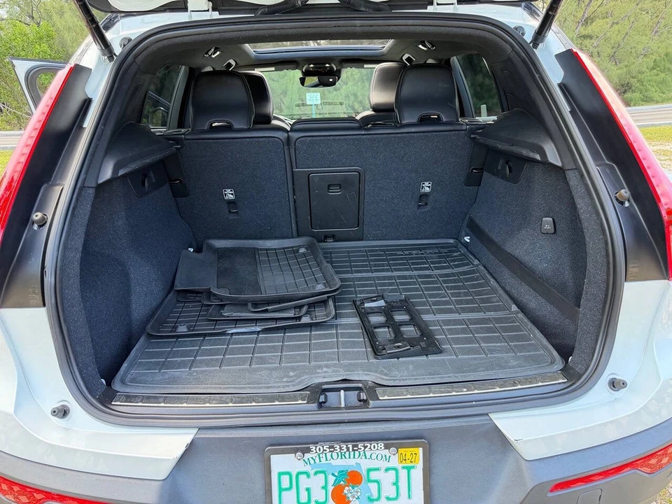 2020 Volvo XC40 - Image 23 of 31
